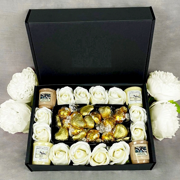 Ivory Roses & Scented Candles Collection