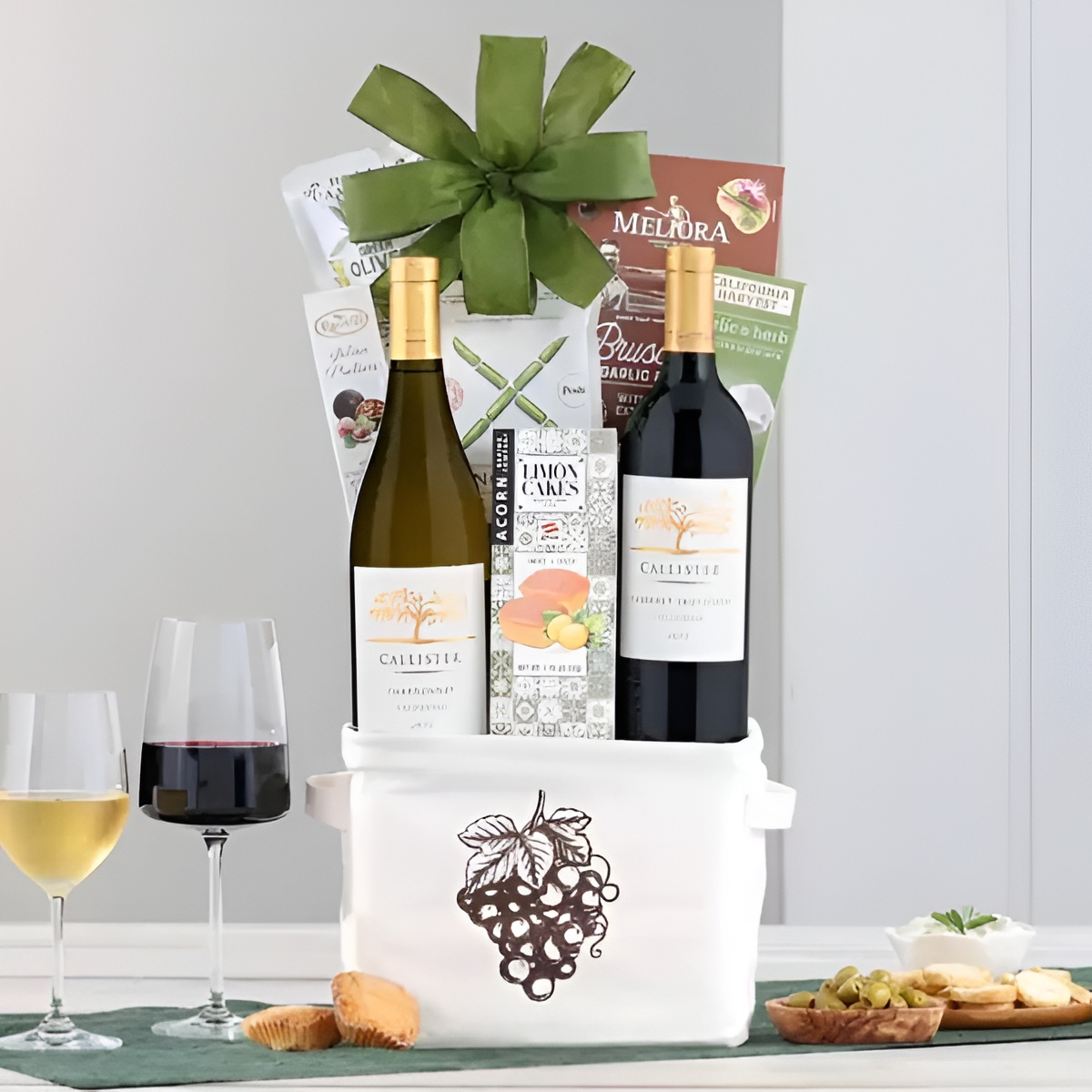 Red and White Wine Duet Basket