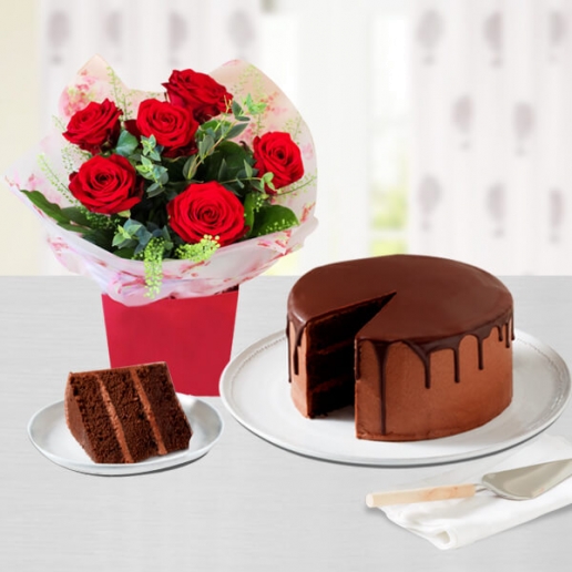 Chocolate cake and Roses