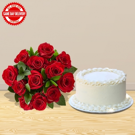 Vanilla Cake With Dozen Roses
