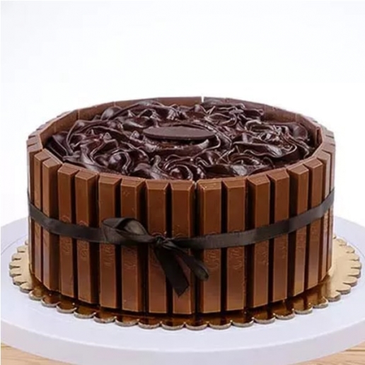 KitKat Chocolate Cake