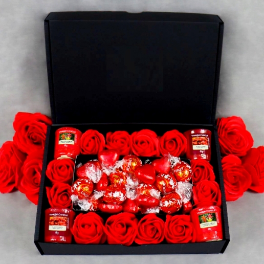 Red Roses & Scented Candles Collection