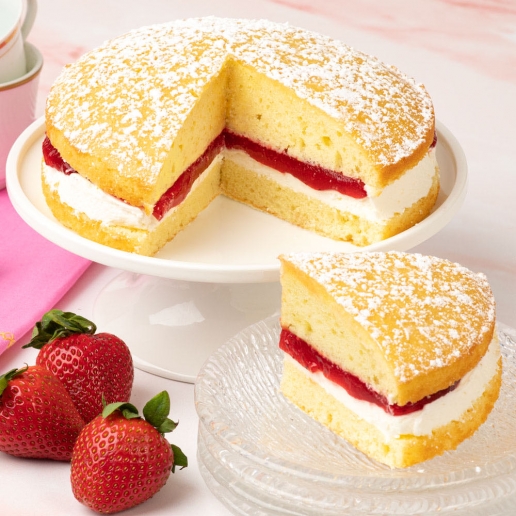 Strawberry Sponge Cake Delight